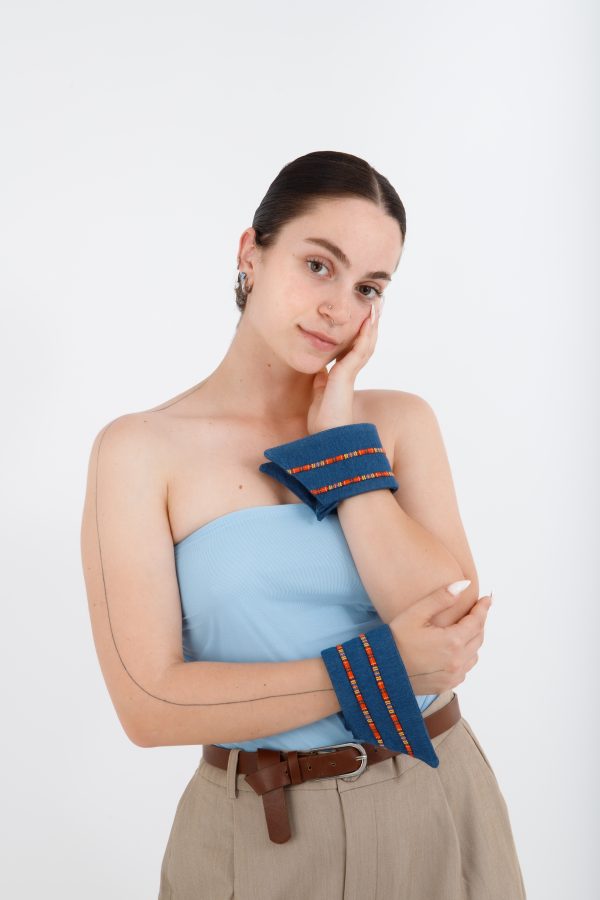 Μανσέτα χειροποίητη με boho ρέλι, "Indigo Wrap" - Image 2